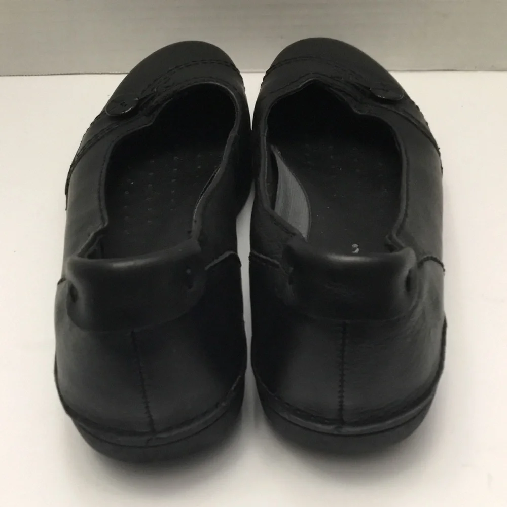 Thom McAn these leather